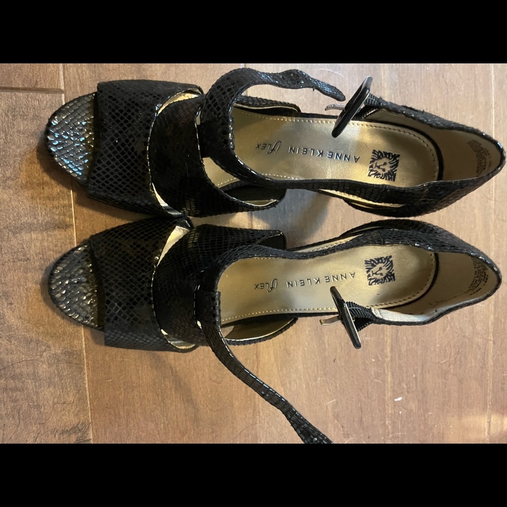Ann Klein heels size 9-like new
